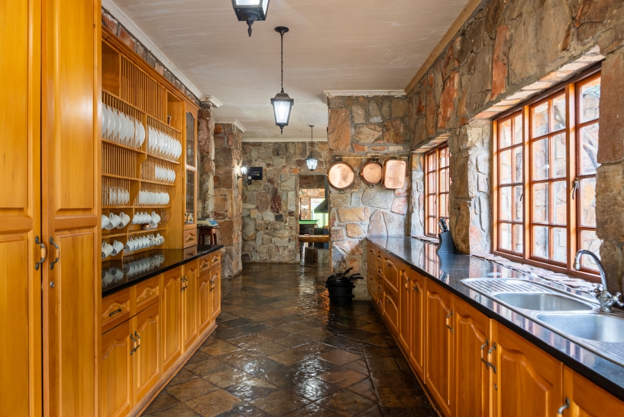 5 Bedroom Property for Sale in Uitenhage Rural Eastern Cape